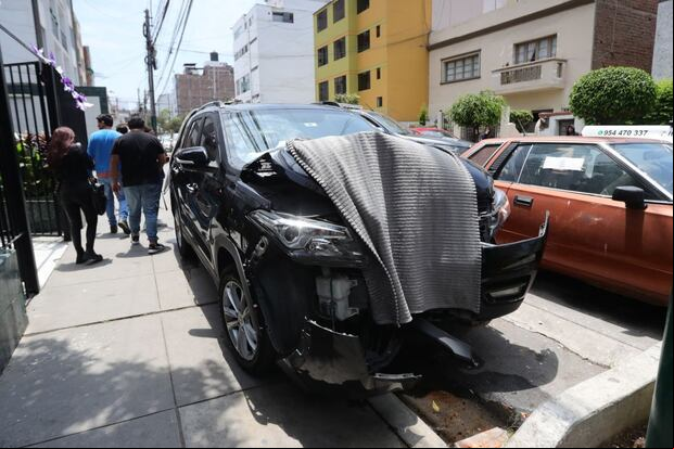Así quedó la camioneta de Juan Vargas tras accidente en la madrugada de este domingo. (Foto: GEC)