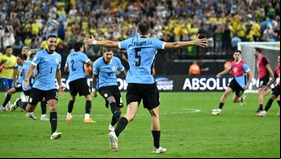 Uruguay venció a Brasil y clasificó a semifinales de Copa América. (Foto: AFP)