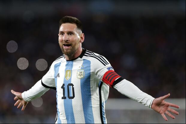Lionel Messi marcó un gol de tiro libre para la victoria de Argentina sobre Ecuador en el inicio de las Eliminatorias 2026. (Foto: Getty Images)