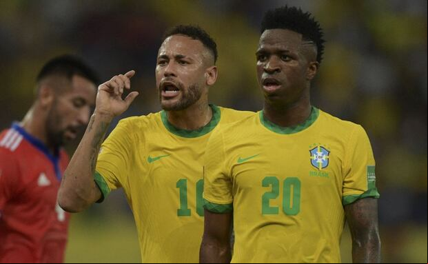 Neymar está de regreso a las canchas tras una larga ausencia y suena como posible refuerzo del Santos, que acaba de volver al Brasileirao.