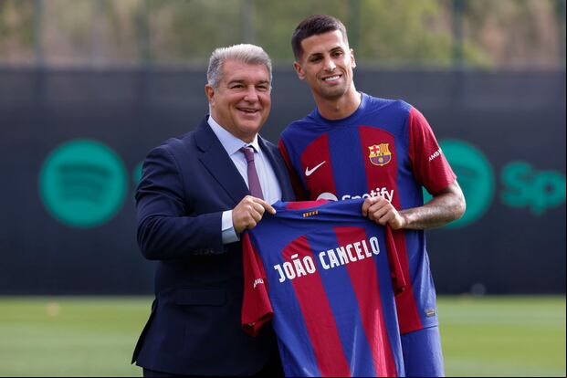Joao Cancelo llegó al Barcelona este verano desde el Manchester City. (Foto: EFE)