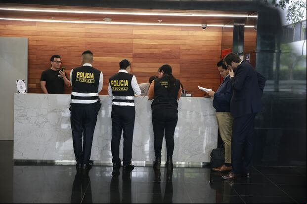 La Policía y la Fiscalía allanaron las oficinas de la empresa 1190 Sports. (Foto: Allen Quintana / GEC)