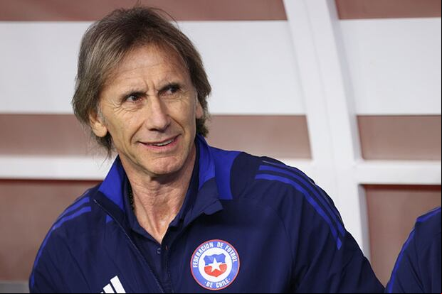Ricardo Gareca debutó oficialmente como entrenador de Chile con un empate ante Perú en la Copa América 2024. (Foto: Getty Images)