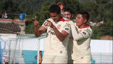 ¡Agonía y felicidad en Cajabamba! UTC empató 1-1 ante Sport Huancayo y se quedó en Liga 1