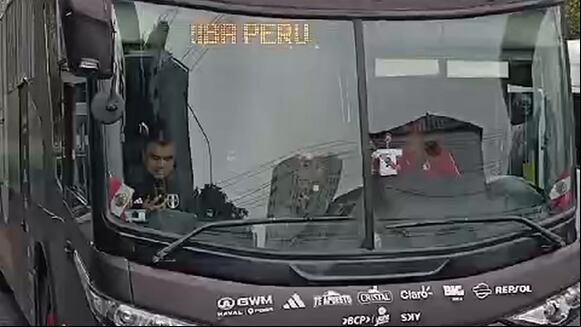 El bus de la Selección Peruana rumbo al aeropuerto Jorge Chávez. (Video: Wilmer Robles/Depor)