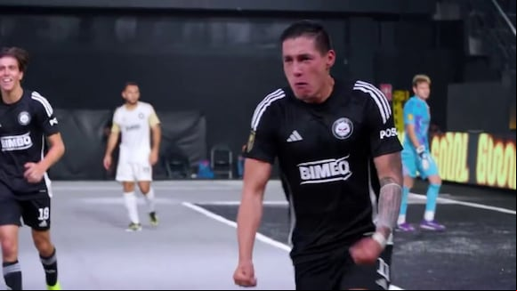Persas FC y Olimpo United se enfrentan por la final de la King League Américas. (Video: Kings League)