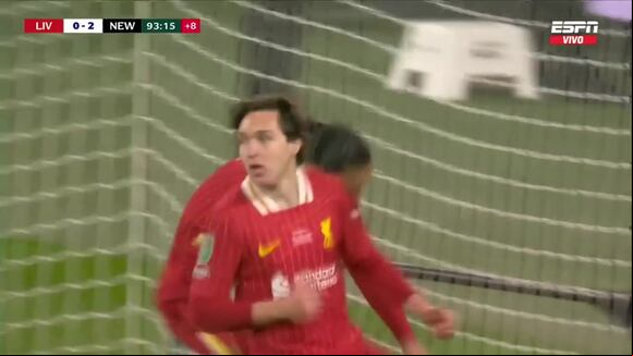 Gol de Chiesa para el 2-1 del Liverpool vs Newcastle por la final de la EFL Cup. (Video: ESPN)