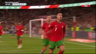 ¡Con la capa de héroe! Gol de Cristiano Ronaldo para el 2-1 de Portugal vs. Escocia