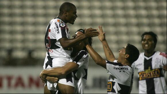Alianza Lima venció por 1-0 a Bolívar en Matute, por la Copa Libertadores 2010. (Video: FOX Sports)