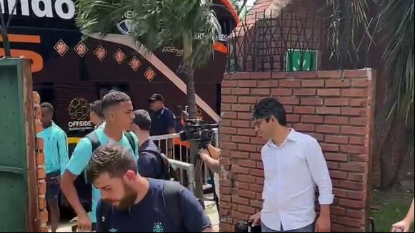 Gremio parte a Santa Cruz para el partido ante The Strongest. (Video: Gremio)