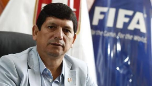 Agustín Lozano responde a tema de Renato Tapia