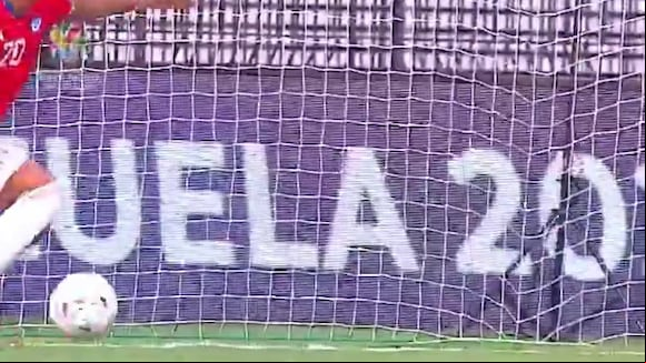Atajada de Diego Romero en Perú vs. Chile. (Video: Conmebol)