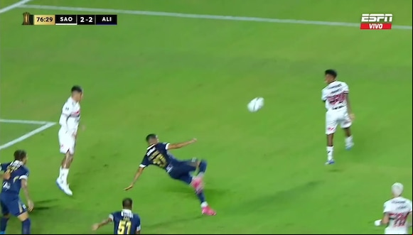 Gol de Kevin Quevedo para el 2-2 de Alianza Lima vs. Sao Paulo por la Copa Libertadores 2025 (Video: @SC_ESPN).