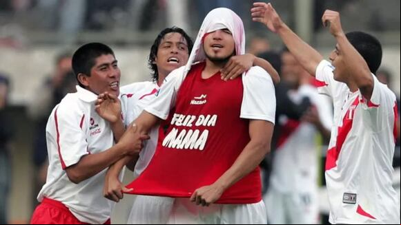Juan Manuel Vargas anotó el 1-1 ante Brasil, por las Eliminatorias 2010. (Video: Movistar Deportes)